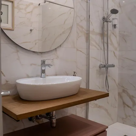 Luxury Acclavio